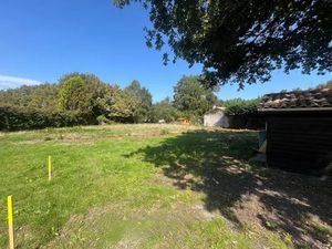 Vente terrain 493 m² à Brach (33480)  110 000 €