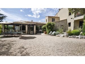 Maison à vendre SAULT 7 pièce(s) 218m2 739 000€