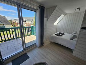 SUDIO ENTIEREMENT MEUBLE AVEC TERRASSE