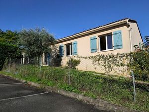 Vente maison 5 pièces 79 m² Saint-Michel (16470)