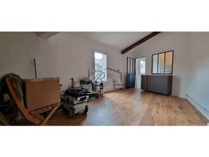 Vente appartement T3 rénové avec extérieur  84120 Pertuis.