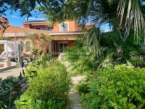 Vente maison 7 pièces 213 m² à Rognonas (13870)  478 000 €