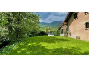 Villa avec piscine et jardin Echenevex (01)