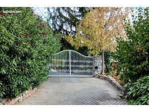 LA TRINITÉ – Maison d’architecte 276 m² avec piscine  terrain et vue dégagée