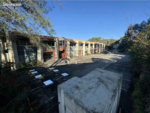 Local d'activité 2 352 m²