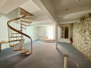 Location commerce 48 m² à Hyères (83400)