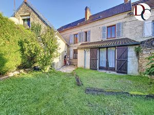 Immeuble de rapport (11% bruts) 7 appartements 2 boxes parki