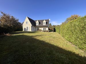 BELLE PROPRIETE PRIVEE 5 CHAMBRES AVEC GRAND TERRAIN ET GARA