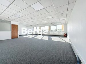 Prestigieux bureau de 282 m2 en location - Garbejaire  France