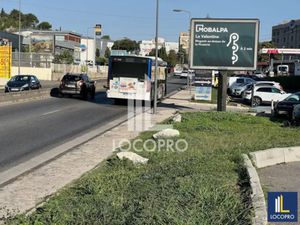 LOCAL COMMERCIAL A LOUER