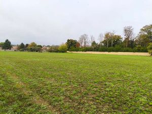 Vente terrain 1000 m² à Barbezieux-Saint-Hilaire (16300)  20 000 €