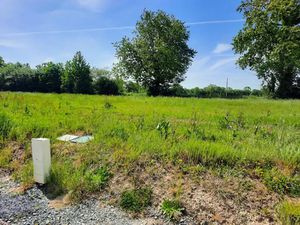 Vente terrain 887 m² à Saint-Denis-le-Vêtu (50210)  29 400 €