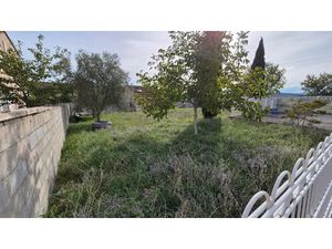 Vente terrain à batir 300 m² à Pont-Saint-Esprit (30130)  53 000 €
