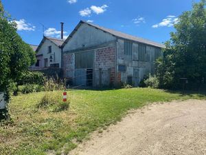 Vente locaux professionnels 144 m² à Saâcy-sur-Marne (77730)  103 500 €