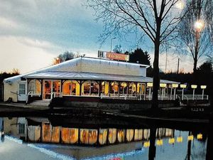 Vente locaux professionnels 450 m² à Escautpont (59278)  935 000 €