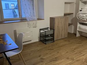 Location meublée appartement 6 pièces 240 m² à Chatellerault (86100)  450 €