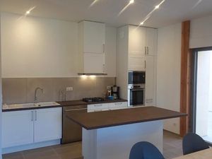 Location meublée appartement 1 pièce 44 m² à Saint-Privat (07200)  740 €