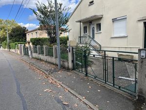 Location maison 4 pièces 88 m² à Neuville-sur-Saône (69250)  1 400 €