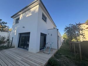 Location meublée maison 5 pièces 117 m² à Montpellier (34000)  1 700 €