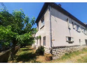 Vente maison 8 pièces 176 m² à Avignon (84000)  385 000 €