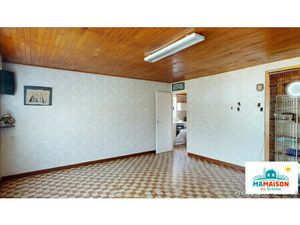 Maison individuelle  3 chambres  garage  sous-sol  jardin  dépe