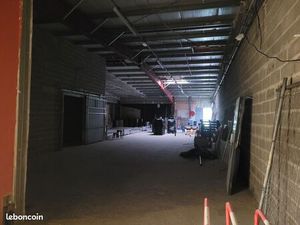 Entrepôt à louer Montluçon — Zone commerciale  accès PL  hauteur importante
