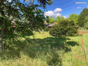 Terrain 700 m² Preignac