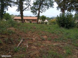 Terrain 331 m² La Sauve