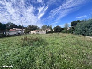 Terrain 1585 m² Le Pian-Médoc