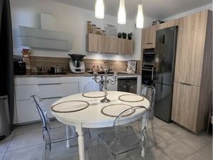 Récent T3 Seyssins (état neuf) + 1 garage au sous-sol (possibilité de dissocier les deux)