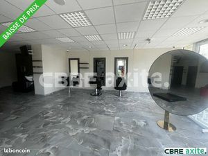 Local commercial 151 m²