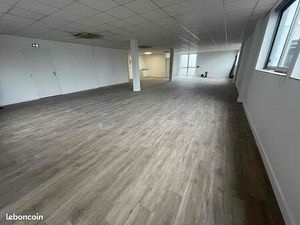 Bureaux 150 m² ECOUFLANT