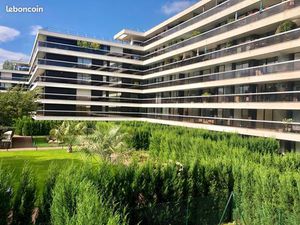 Parking/box Le Chesnay Rocquencourt