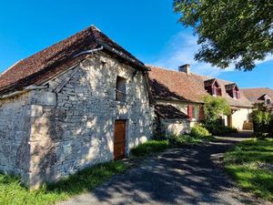 Propriété de caractère avec maison  grange  grangette  jardins et terrain