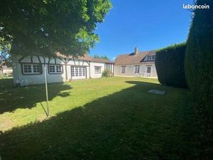 Maison 10 pièces 270 m²