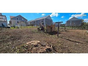 Terrain 380 m² LESCAR
