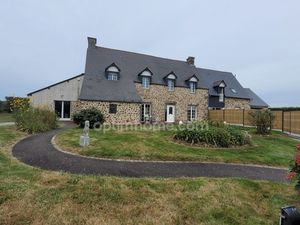 Longère rénovée de 184 m² T7 - 4 chambres - Terrain 2489 m²  près de Dol de Bretagne
