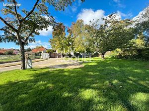 Terrain 700 m² CHUZELLES