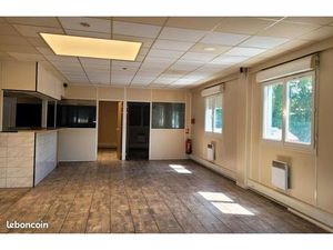 A RENOVER Bureaux 215m² vaste parking