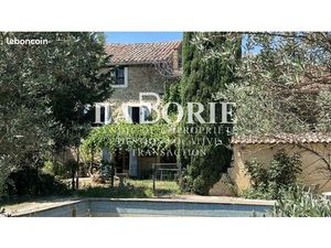 Mas 5 pièces 156 m²