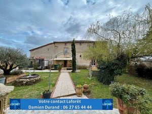 Maison 8 pièces 265 m²