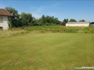 Local 600 m² Lescar