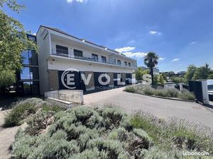 Local d'activité 73 m²