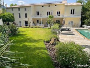 Immeuble 22 pièces 700 m²