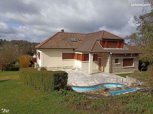 Maison 12 pièces 250 m²