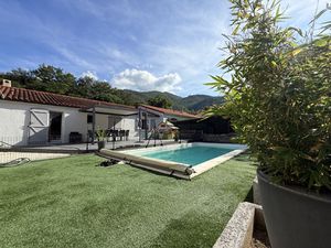 MAISON RECENTE DE PLAIN-PIED AVEC PISCINE