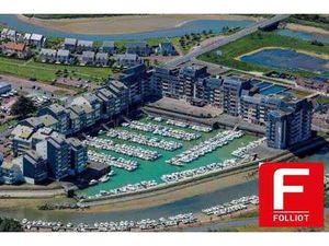 Location Garage box et parking à Courseulles-sur-Mer (14470) : à louer / 12m² Courseulles-