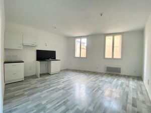 APPARTEMENT NISSAN-LEZ-ENSERUNE - 3 pièces - 56m²