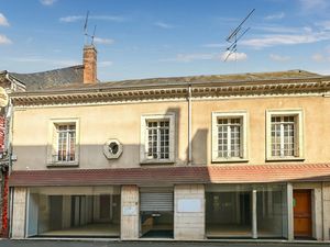 Local professionnel à vendre SAINT CALAIS 8 pièce(s) 222m2 69 000€