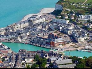 Vente maison 8 pièces 270 m² à Saint-Valery-en-Caux (76460)  590 000 €